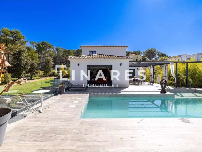 Maison Ventabren - 4 chambres - 192m²