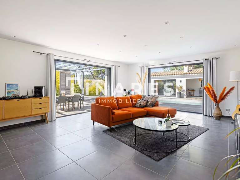 Maison Ventabren - 4 chambres - 192m²