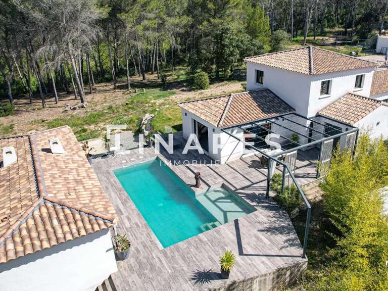 Maison Ventabren - 4 chambres - 192m²