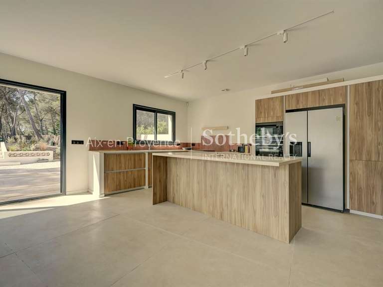 Maison Ventabren - 4 chambres - 166m²