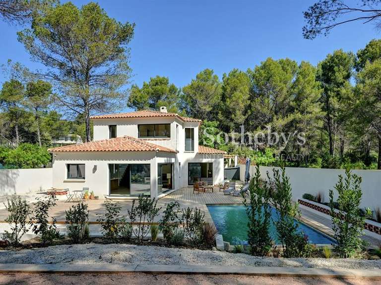 Maison Ventabren - 4 chambres - 166m²