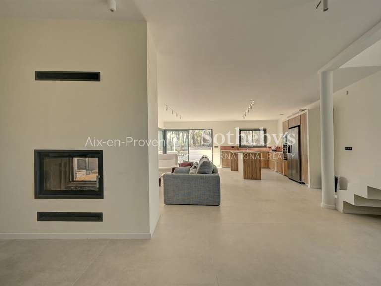 Maison Ventabren - 4 chambres - 166m²