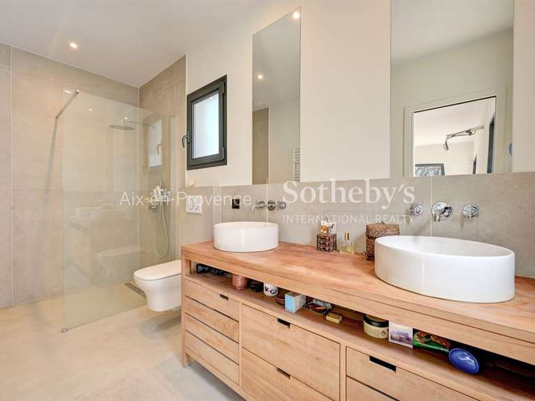 Maison Ventabren - 4 chambres - 166m²