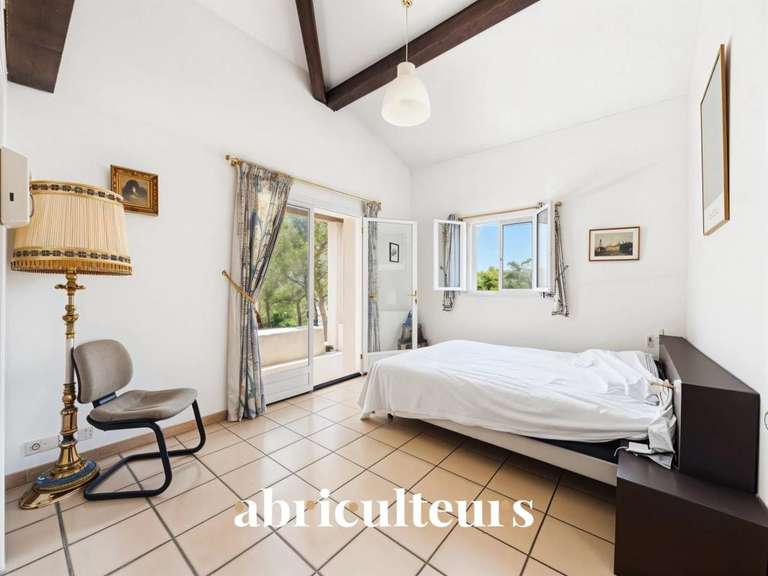 Maison Ventabren - 5 chambres - 257m²