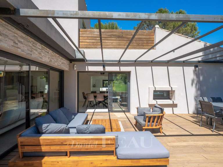 Maison Ventabren - 5 chambres - 213m²