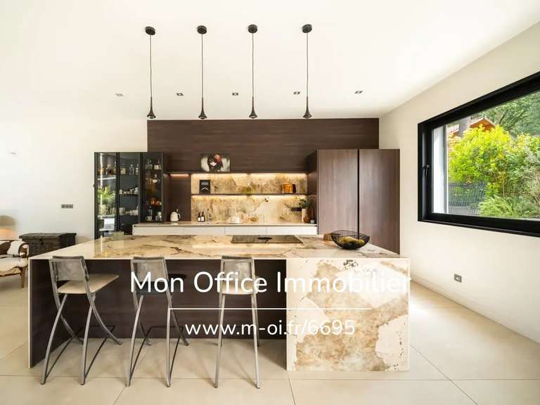 Maison Ventabren - 4 chambres - 250m²