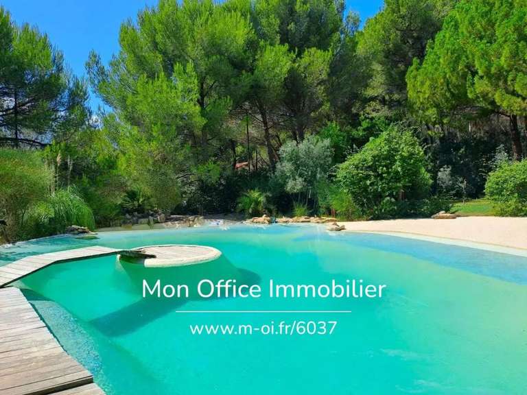 Maison Ventabren - 4 chambres - 236m²