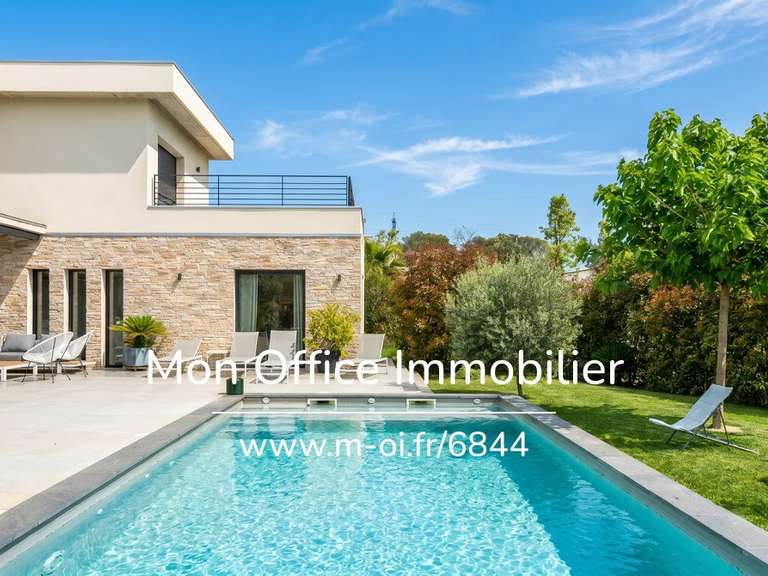 Maison Ventabren - 4 chambres - 201m²