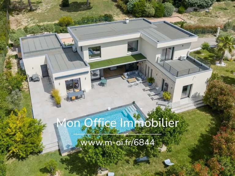 Maison Ventabren - 4 chambres - 201m²