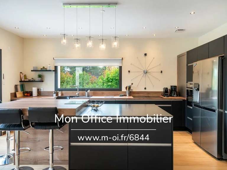 Maison Ventabren - 4 chambres - 234m²