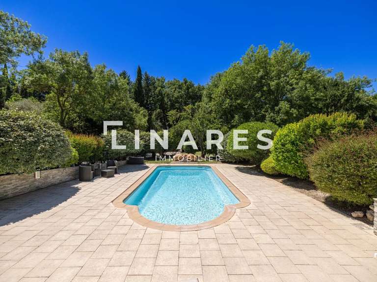 Maison Ventabren - 3 chambres - 310m²