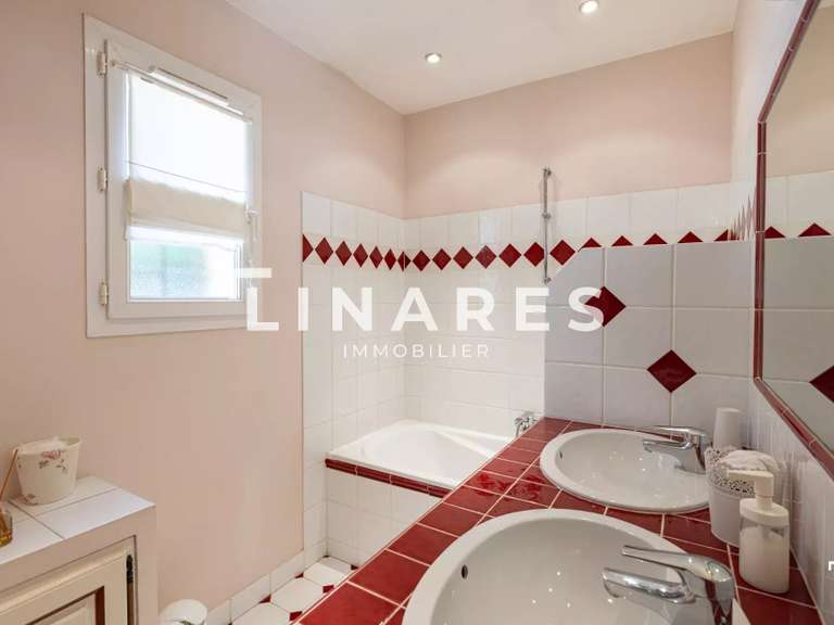 Maison Ventabren - 3 chambres - 310m²