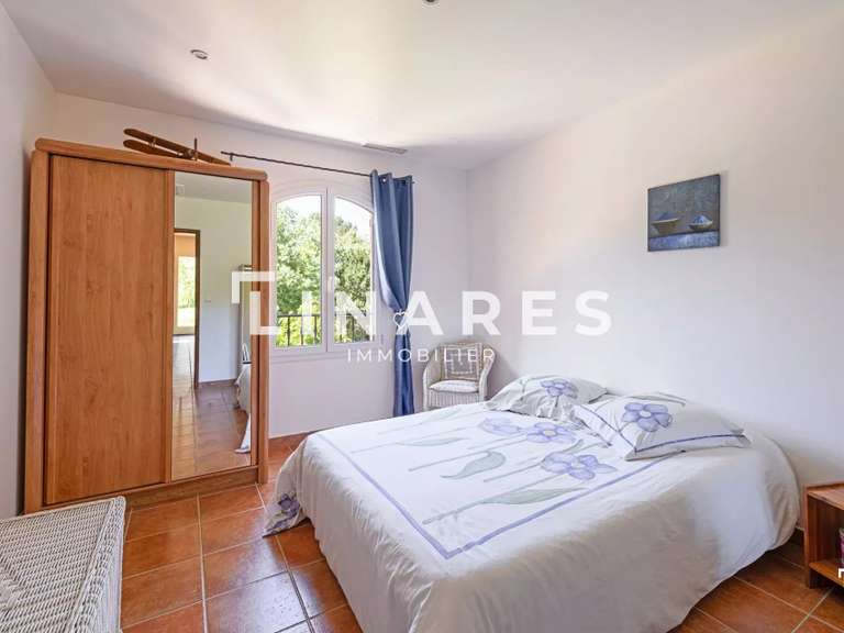 Maison Ventabren - 3 chambres - 310m²