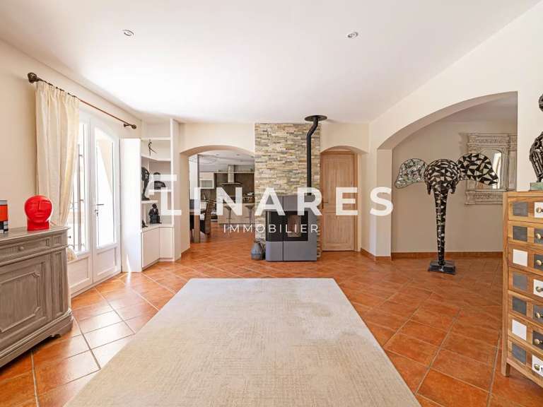Maison Ventabren - 3 chambres - 310m²