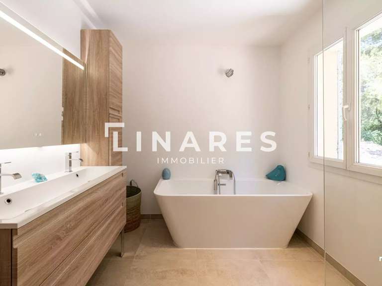 Maison Ventabren - 3 chambres - 310m²