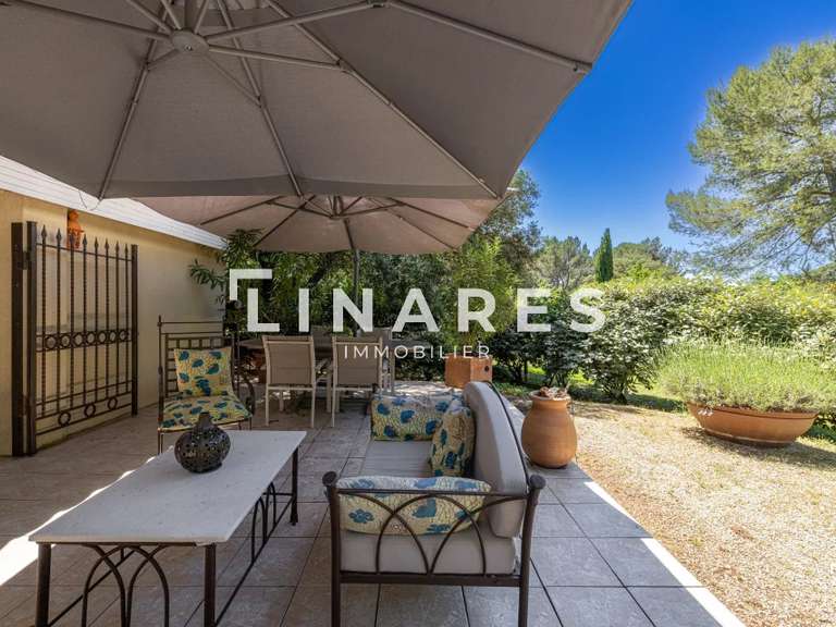 Maison Ventabren - 3 chambres - 310m²