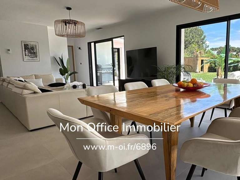 Maison Ventabren - 4 chambres - 230m²