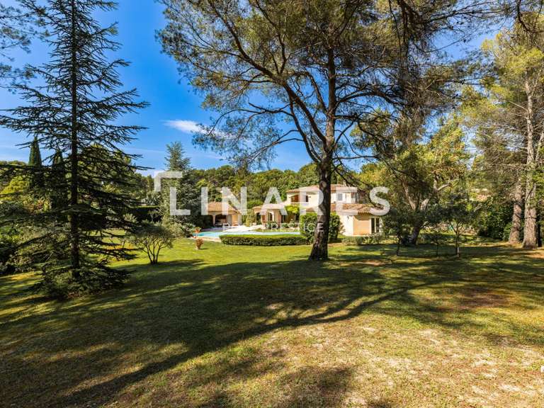 Maison Ventabren - 5 chambres - 300m²
