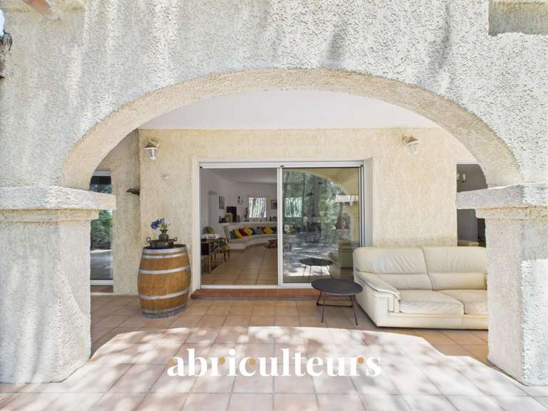 Maison Ventabren - 5 chambres - 256m²