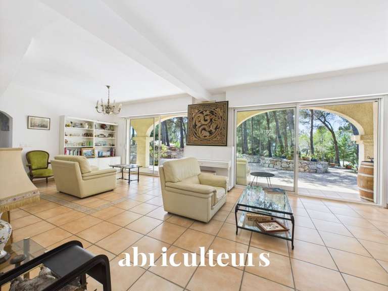 Maison Ventabren - 5 chambres - 256m²