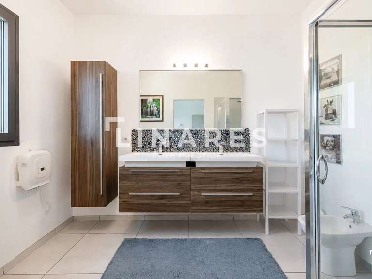 Maison Ventabren - 5 chambres - 280m²