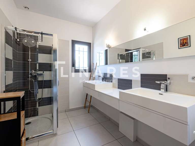 Maison Ventabren - 5 chambres - 280m²