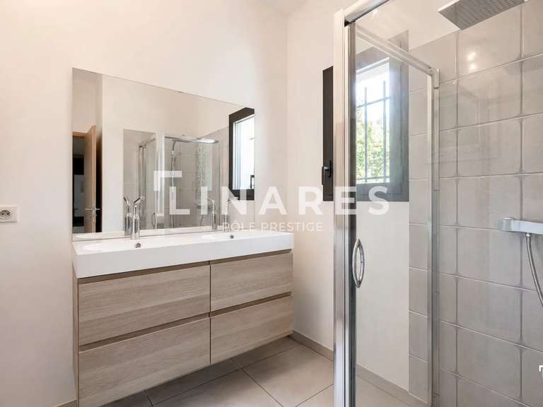 Maison Ventabren - 5 chambres - 280m²