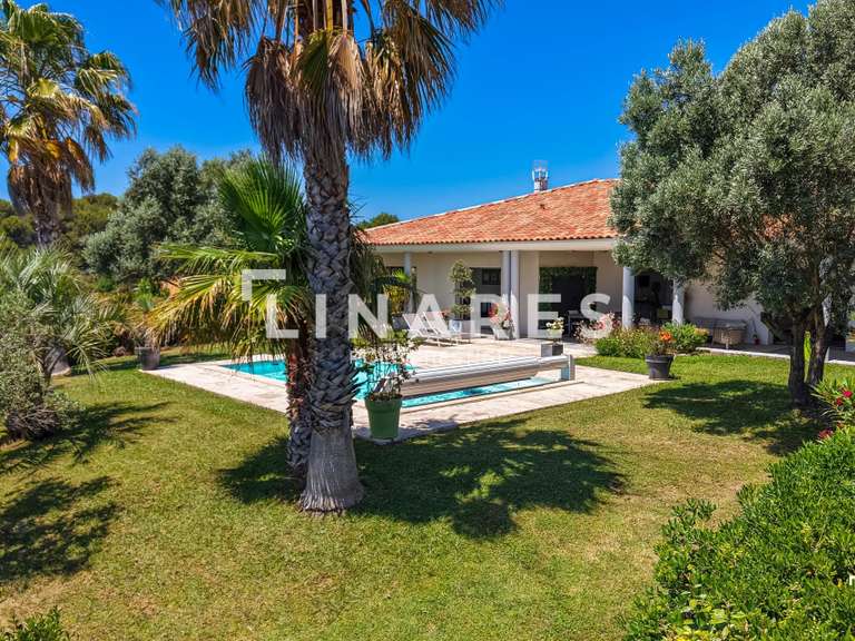Maison Ventabren - 5 chambres - 280m²