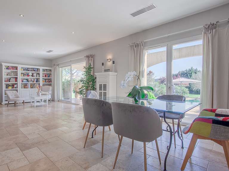 Maison Ventabren - 5 chambres - 205m²