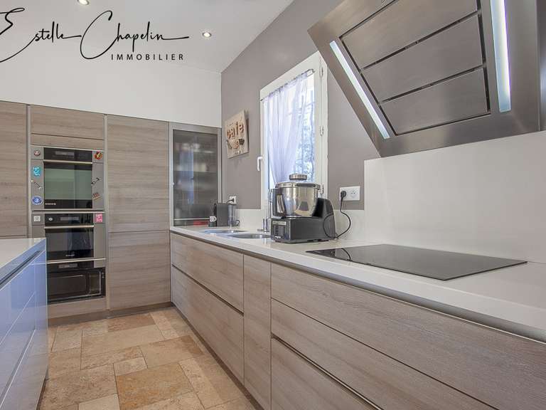 Maison Ventabren - 5 chambres - 205m²