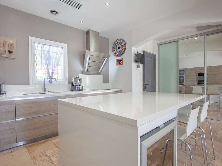 Maison Ventabren - 5 chambres - 205m²