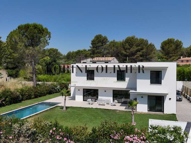 Maison Ventabren - 5 chambres - 210m²