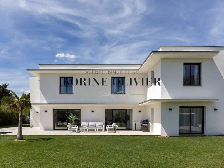 Maison Ventabren - 5 chambres - 210m²