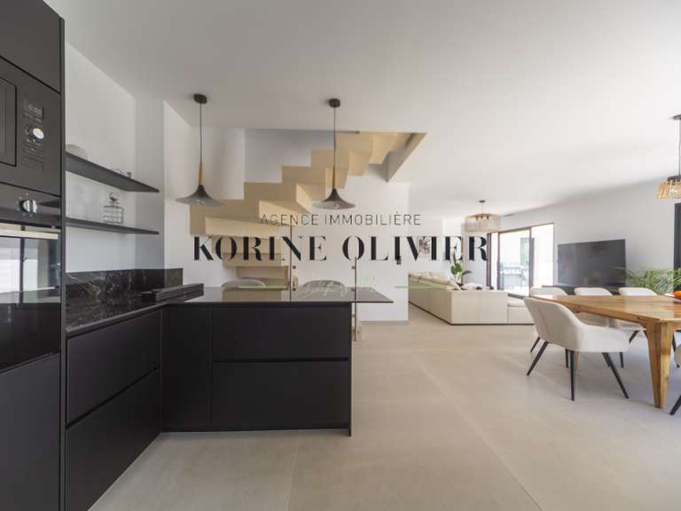 Maison Ventabren - 5 chambres - 210m²