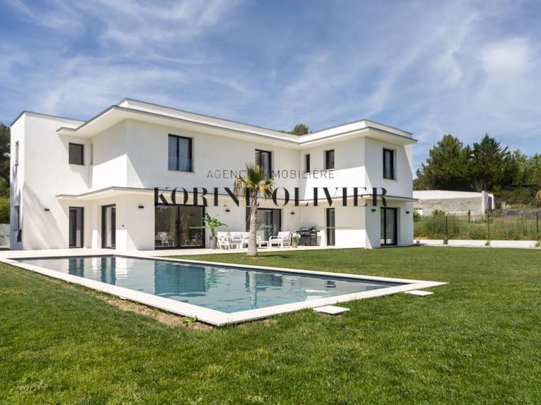 Maison Ventabren - 5 chambres - 210m²