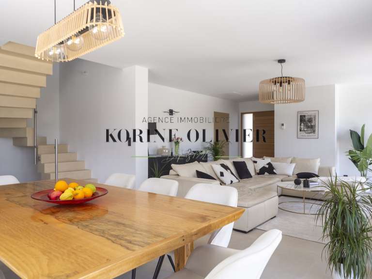 Maison Ventabren - 5 chambres - 210m²