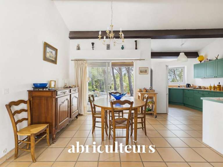 Maison Ventabren - 5 chambres - 256m²