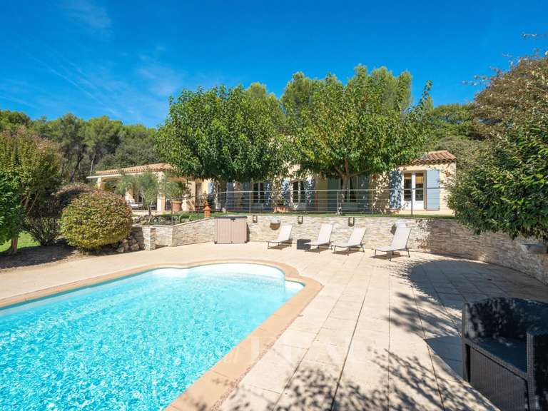 Maison Ventabren - 5 chambres - 289m²