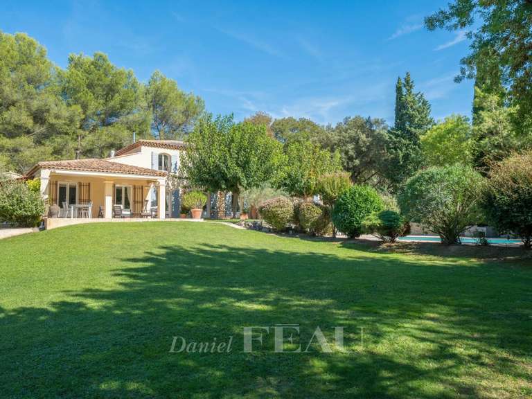 Maison Ventabren - 5 chambres - 289m²