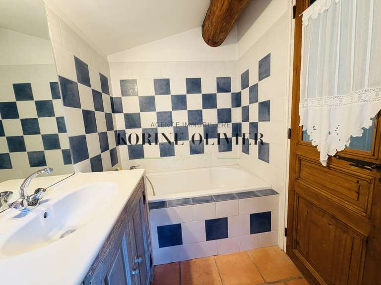 Maison Ventabren - 4 chambres - 180m²