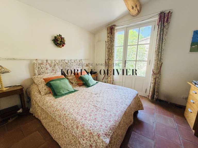 Maison Ventabren - 4 chambres - 180m²