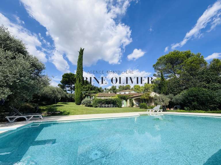 Maison Ventabren - 4 chambres - 180m²