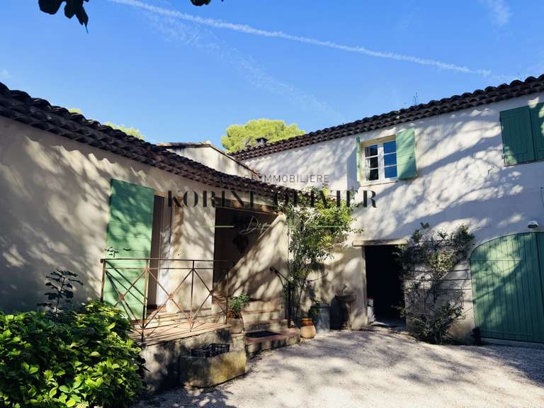 Maison Ventabren - 4 chambres - 180m²