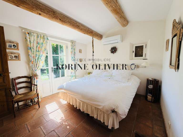 Maison Ventabren - 4 chambres - 180m²