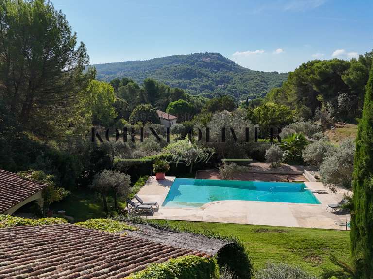 Maison Ventabren - 4 chambres - 180m²