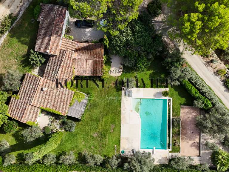 Maison Ventabren - 4 chambres - 180m²