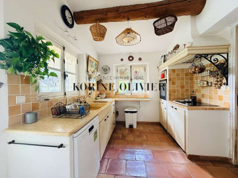 Maison Ventabren - 4 chambres - 180m²