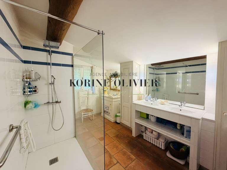 Maison Ventabren - 4 chambres - 180m²