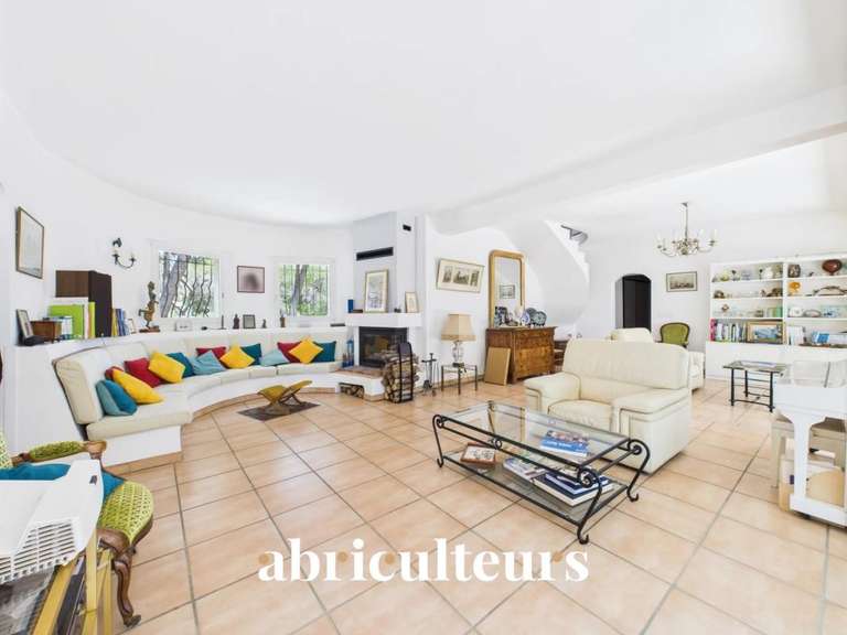 Maison Ventabren - 5 chambres - 256m²