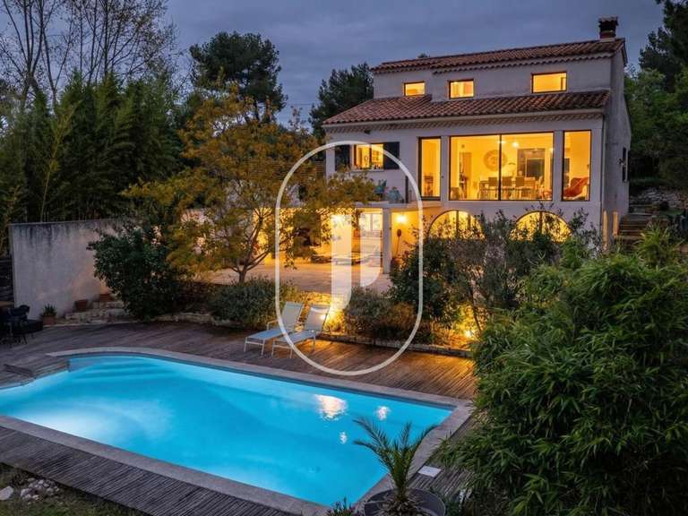 Villa Ventabren - 5 chambres - 220m²